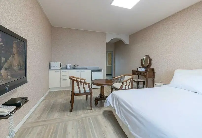 اتاق استاندارد با بالکن و چشم‌انداز دریا, Grim Resort