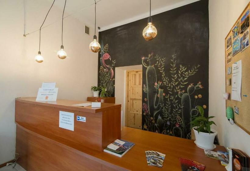 Номер Стандарт Индивидуальный Совместная Ванная, Hostel Cinnamon