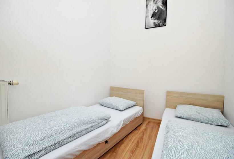 Номер Стандарт Совместная Ванная, Hostel Cinnamon