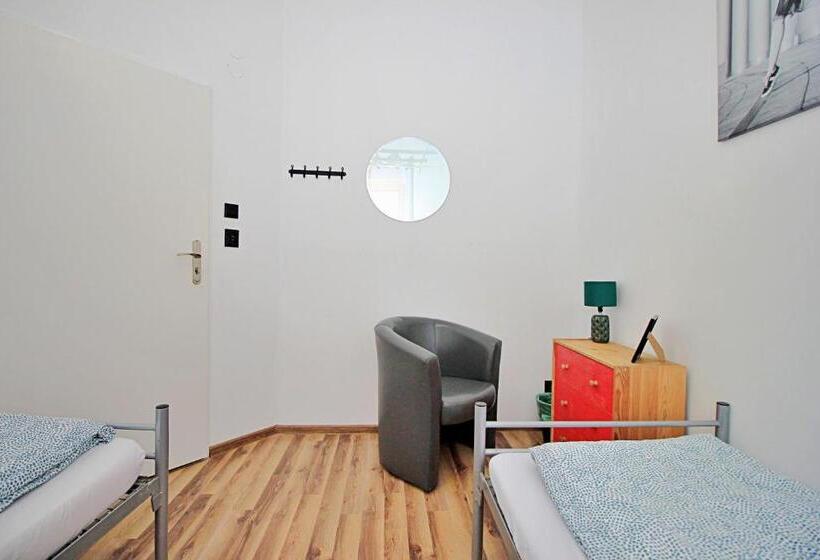 Номер Стандарт Совместная Ванная, Hostel Cinnamon