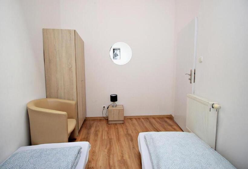 Номер Стандарт Совместная Ванная, Hostel Cinnamon