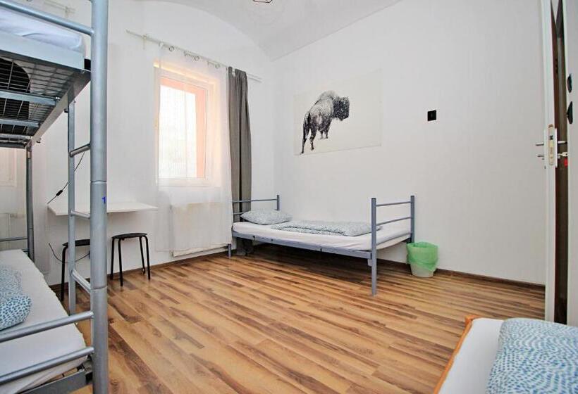 Номер Стандарт Четырехместный Совместный Санузел, Hostel Cinnamon