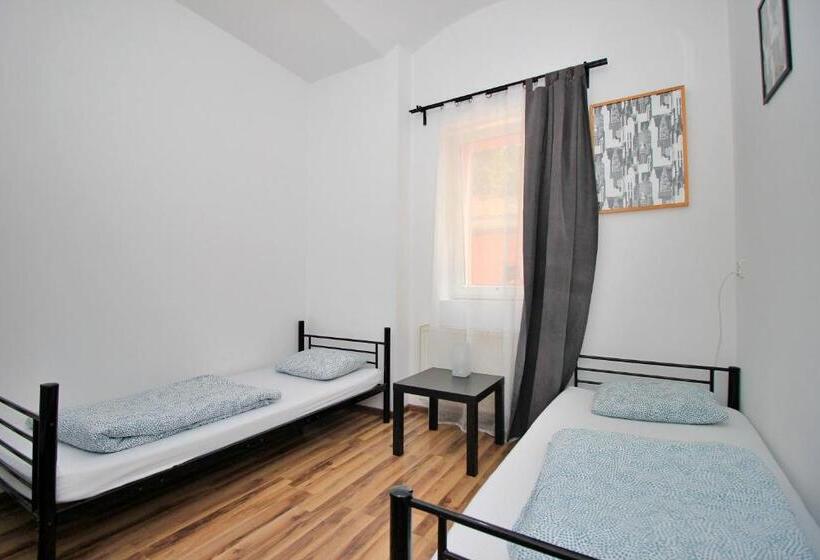 Номер Стандарт Четырехместный Совместный Санузел, Hostel Cinnamon