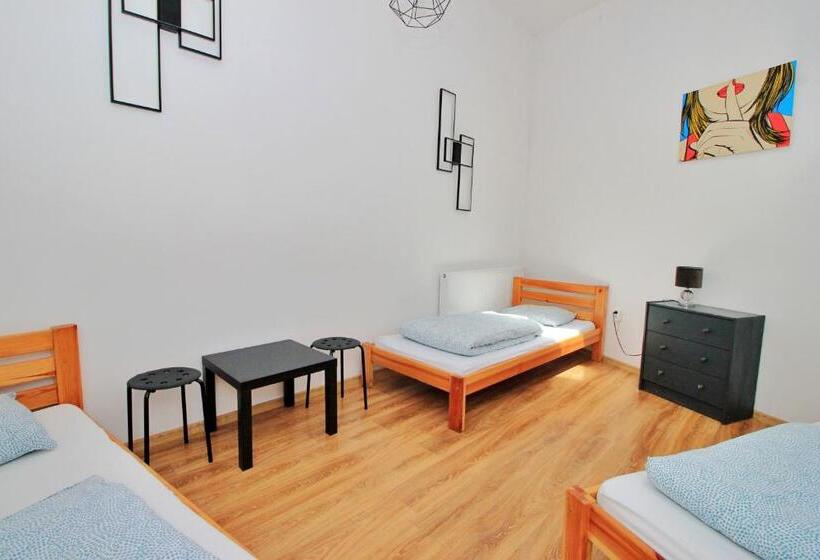 Трехместный Номер Стандарт Совместная Ванная, Hostel Cinnamon