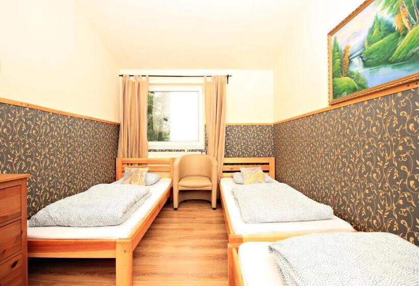 Трехместный Номер Стандарт Совместная Ванная, Hostel Cinnamon