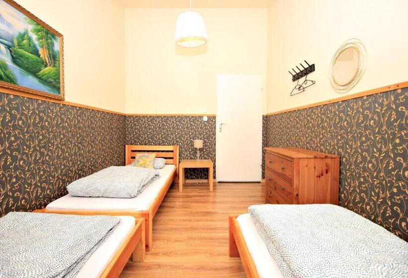 Трехместный Номер Стандарт Совместная Ванная, Hostel Cinnamon