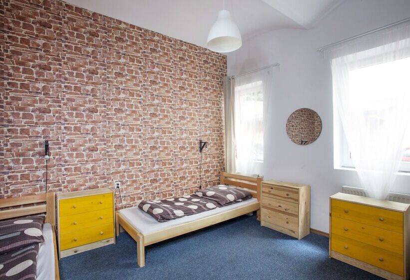 Трехместный Номер Стандарт Совместная Ванная, Hostel Cinnamon