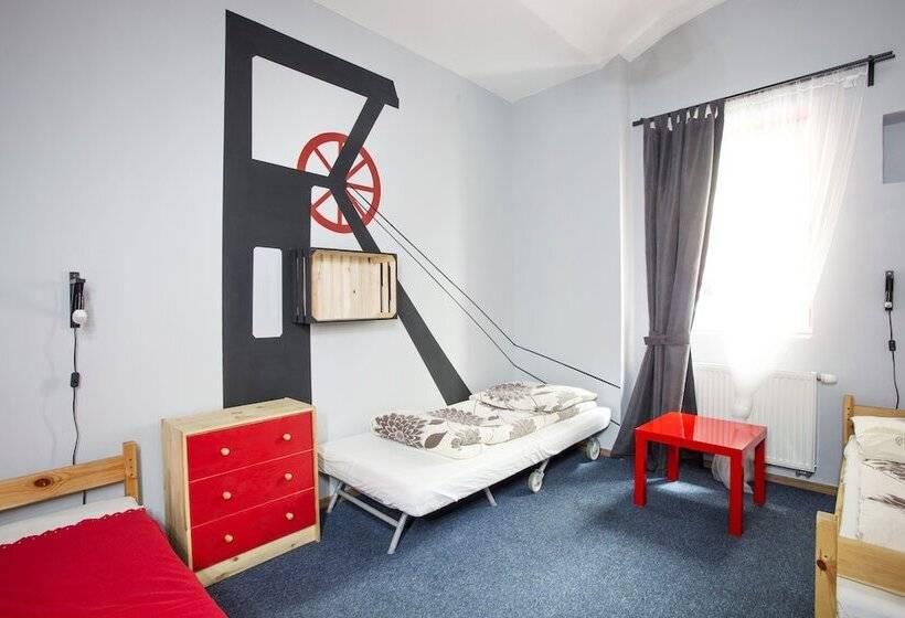 Трехместный Номер Стандарт Совместная Ванная, Hostel Cinnamon