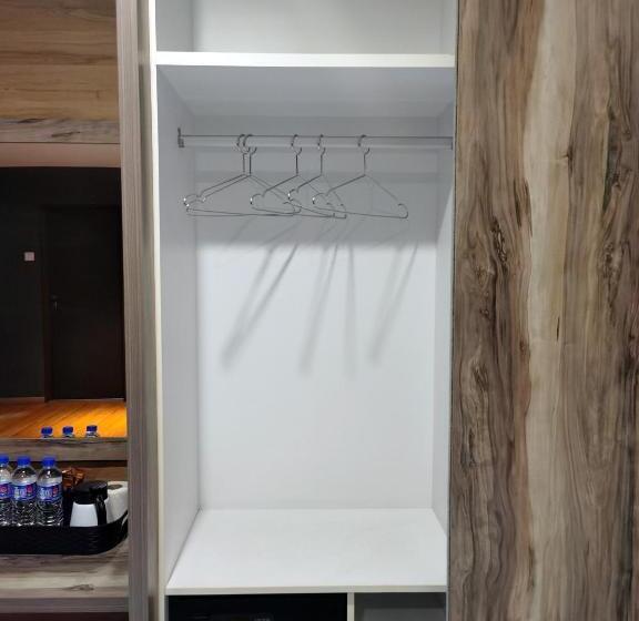 스탠다드 트리플 룸, Insta Hotel Jb