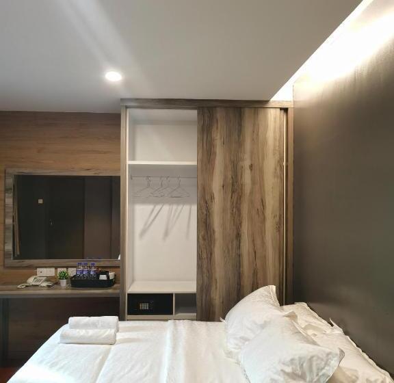 스탠다드 트리플 룸, Insta Hotel Jb