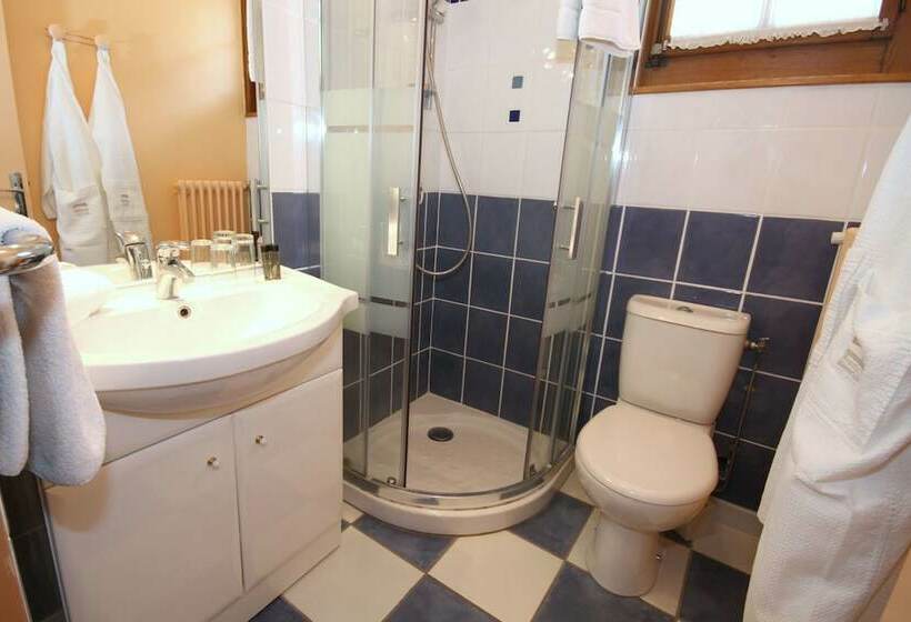 اتاق استاندارد سه نفره, L Aubergade