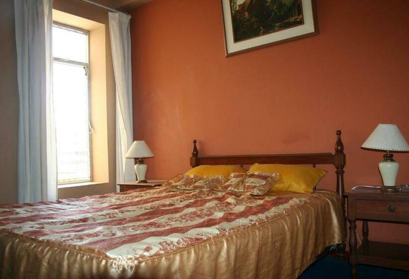 اتاق استاندارد, Las Lineas