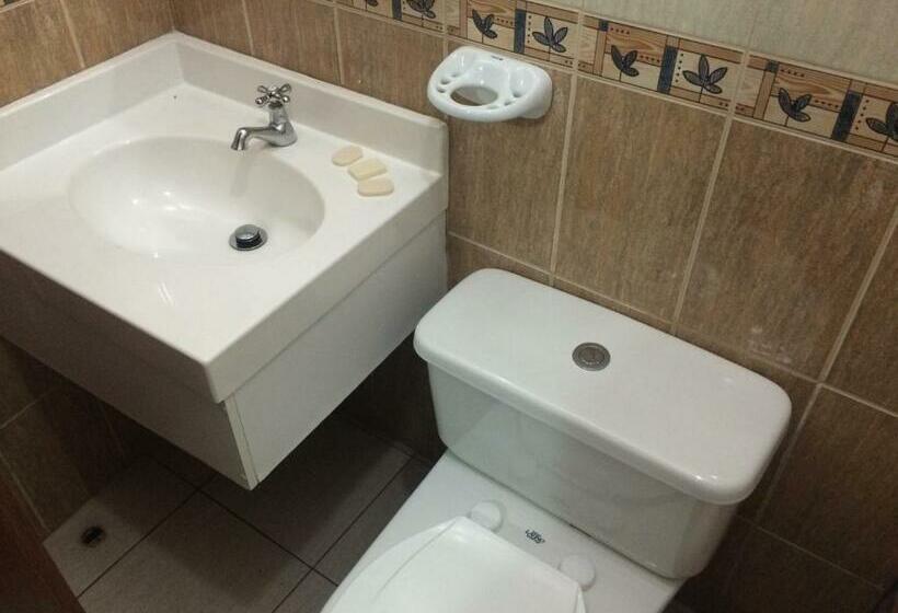 اتاق استاندارد سه نفره, Misky Samay