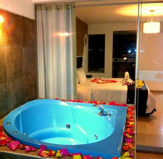 מיטת קינג בסוויטה, Mochican Palace