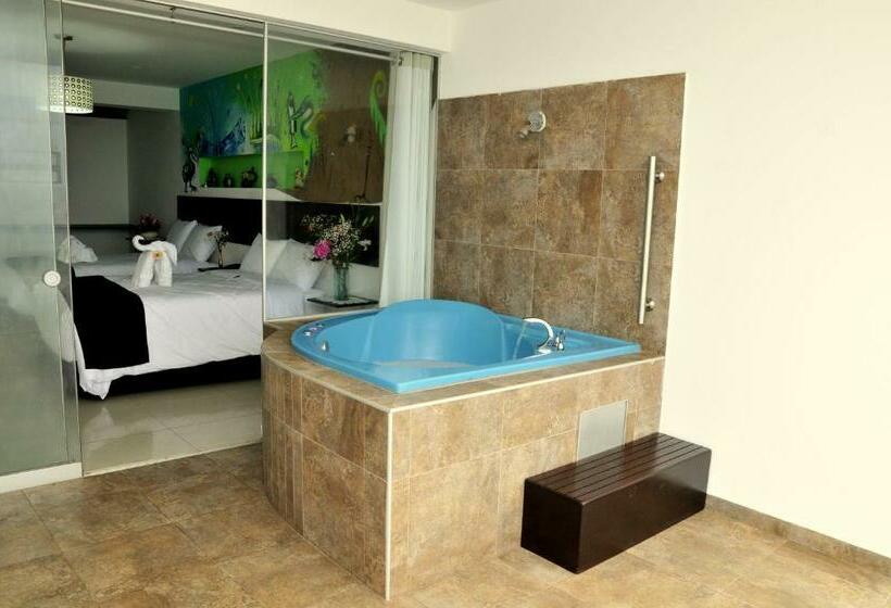 סוויטת ג'וניור נוף לים, Mochican Palace