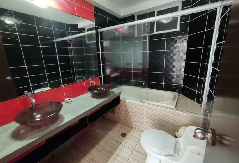 סוויטה, Mochican Palace