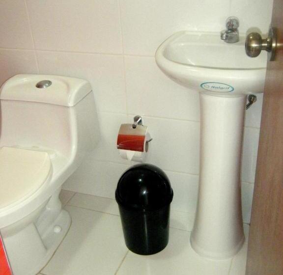 חדר בסיסי, Mochican Palace