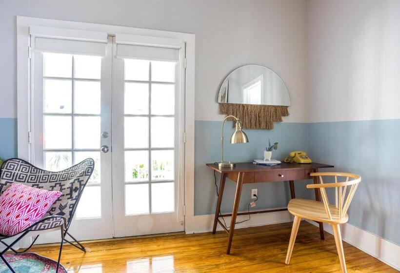 جناح, Miami River Inn By Renzzi