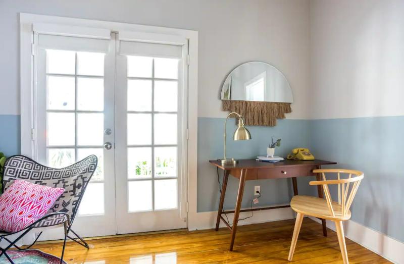 جناح, Miami River Inn By Renzzi