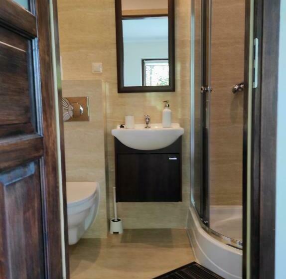 חדר סטנדרט לשלושה, Willa Lano