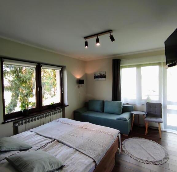 חדר סטנדרט לשלושה, Willa Lano