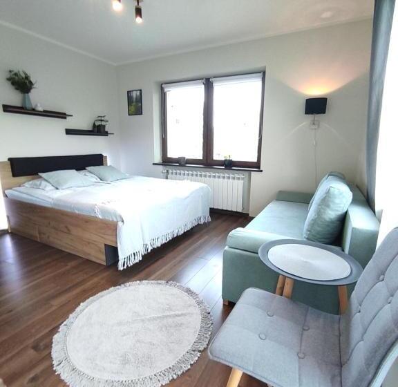 חדר סטנדרט לשלושה, Willa Lano