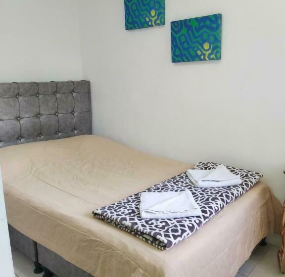 Habitación Economy, Hostal Y Camping Los Girasoles