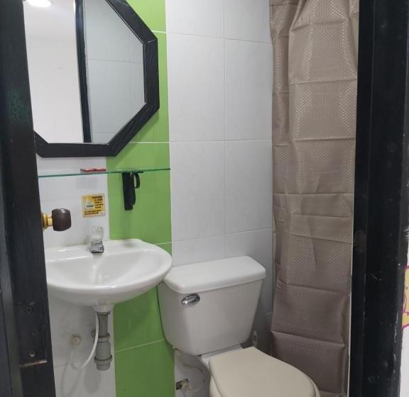 이코노미 룸, Hostal Y Camping Los Girasoles