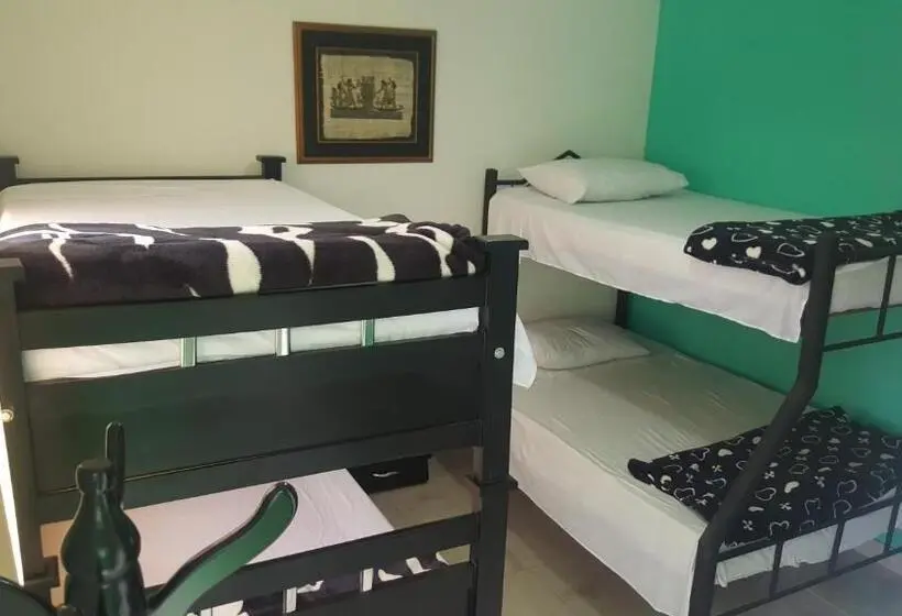 Standard Viiden Hengen Huone, Hostal Y Camping Los Girasoles