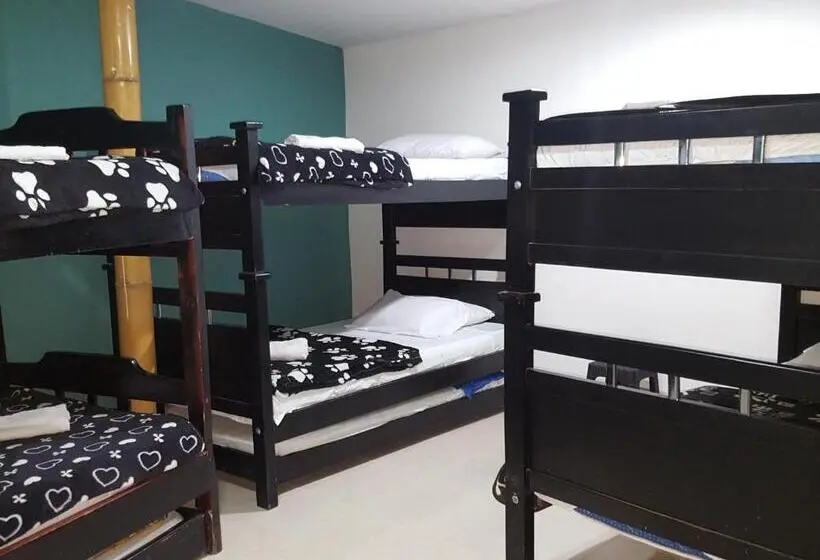 Perhehuone, Hostal Y Camping Los Girasoles