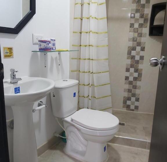 스탠다드 트리플 룸, Hostal Y Camping Los Girasoles