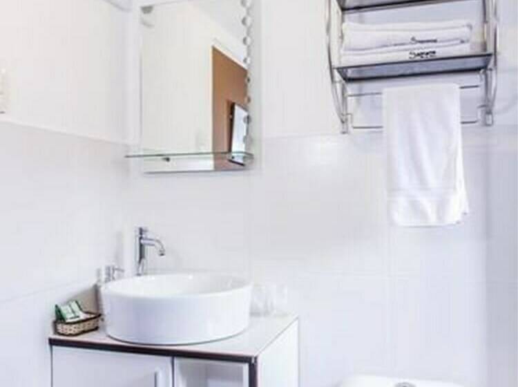 חדר סטנדרט לשלושה, Samana B&b