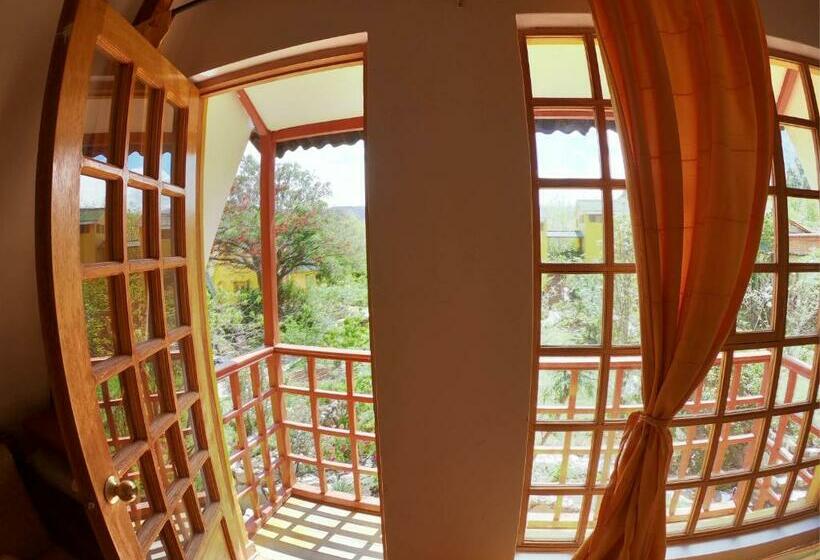 غرفة قياسية رباعية, Amaru Valle