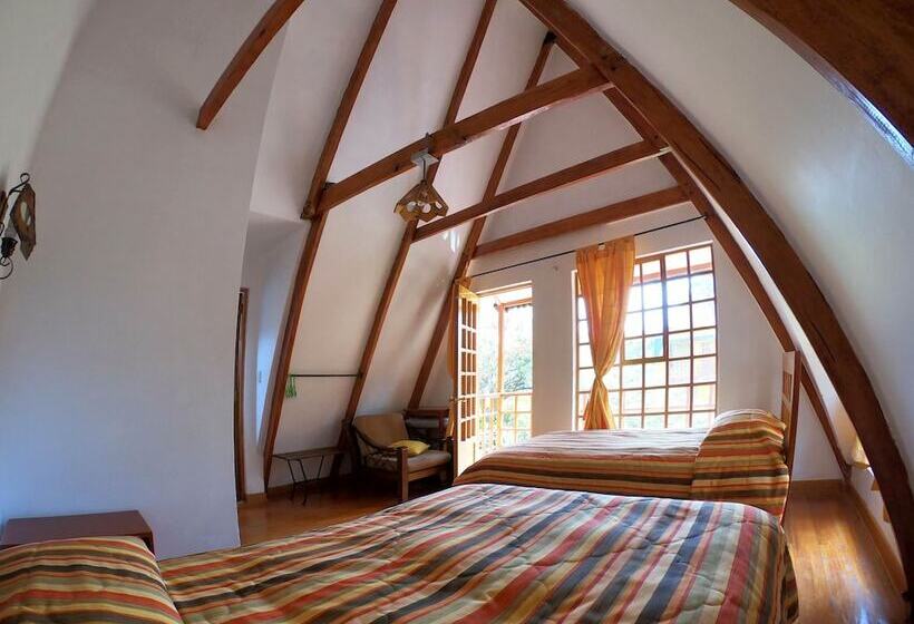 غرفة قياسية رباعية, Amaru Valle