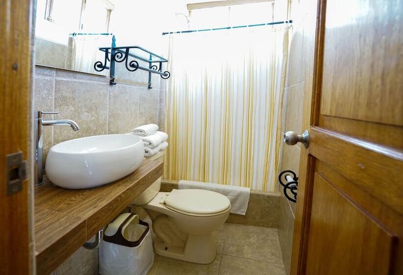 غرفة سوبيريور, Amaru Valle