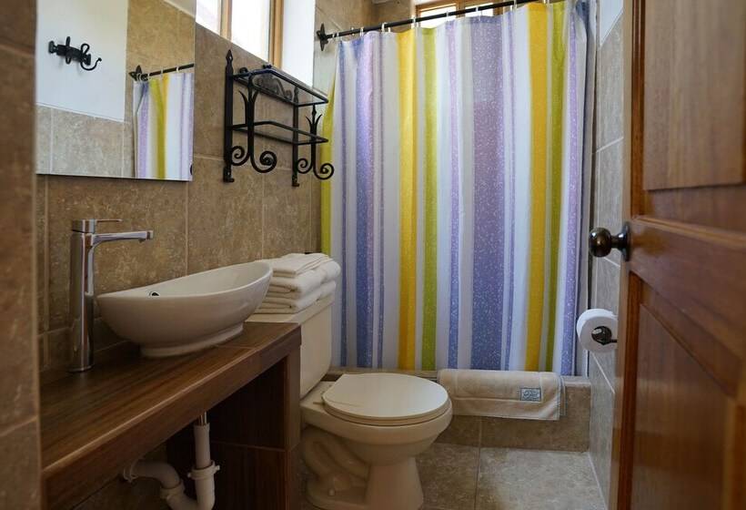 غرفة قياسية, Amaru Valle