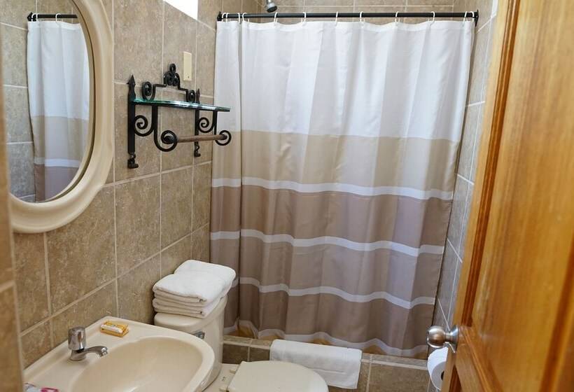 غرفة قياسية ثلاثية, Amaru Valle