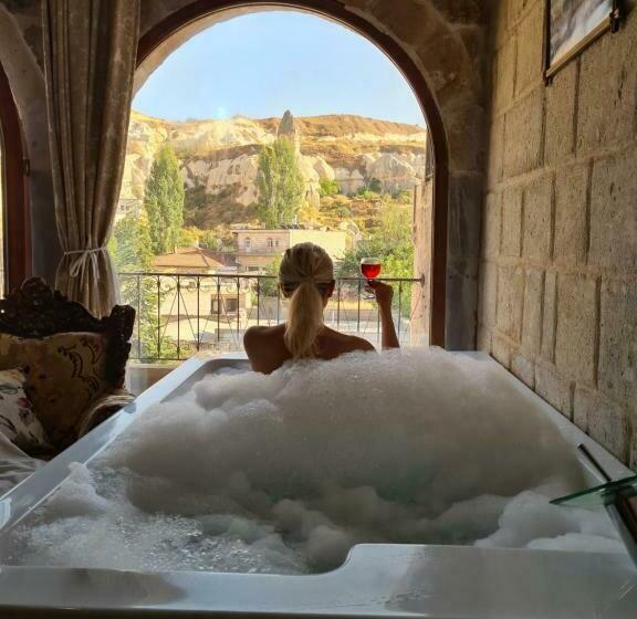 سوییت لوکس, Angel Cave Suite