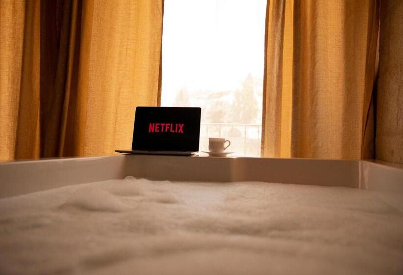 سوییت لوکس, Angel Cave Suite