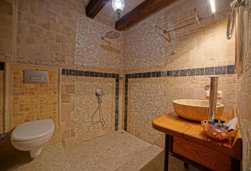 سوییت جونیور با بالکن, Angel Cave Suite