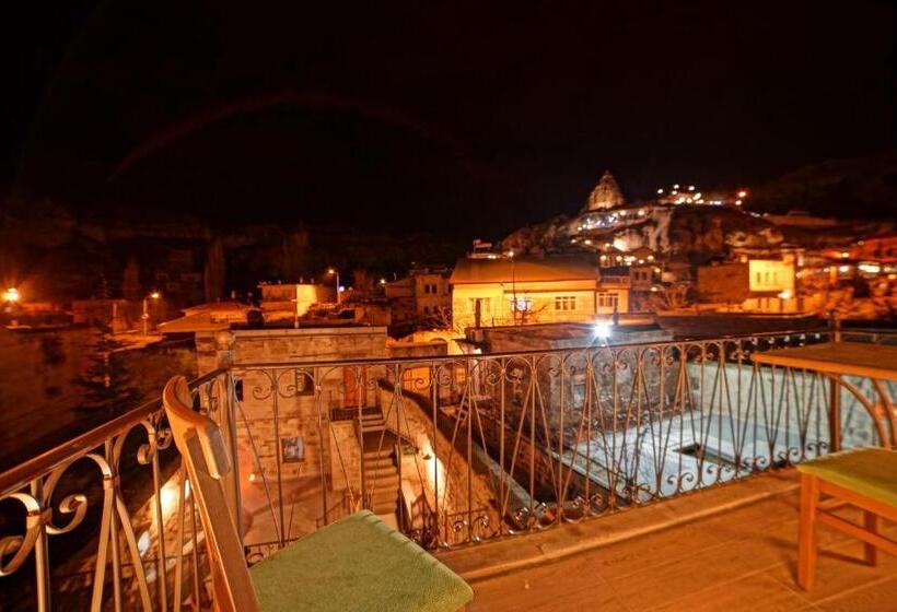 سوییت جونیور با بالکن, Angel Cave Suite