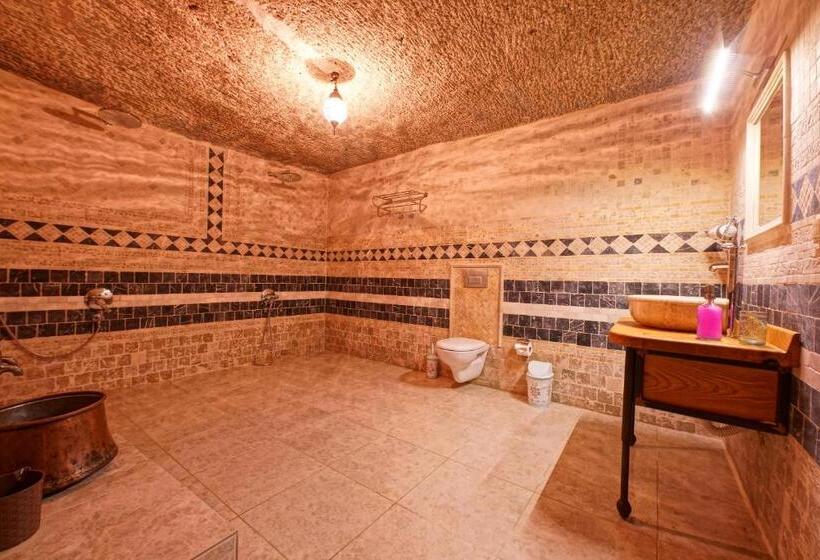 اتاق استاندارد سه تخته با چشمانداز باغ, Angel Cave Suite