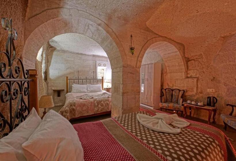 اتاق استاندارد سه تخته با چشمانداز باغ, Angel Cave Suite