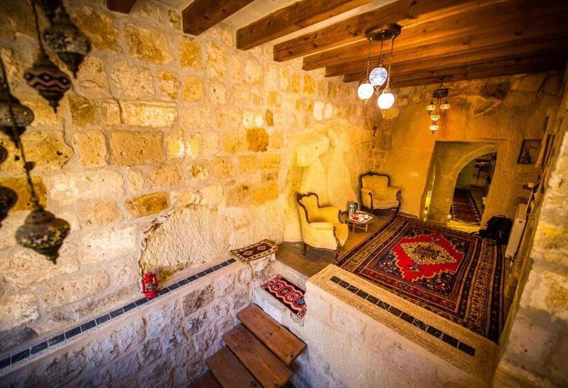 اتاق استاندارد سه تخته با چشمانداز باغ, Angel Cave Suite