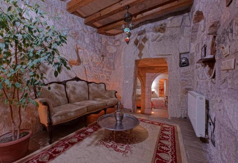 اتاق استاندارد سه تخته با چشمانداز باغ, Angel Cave Suite