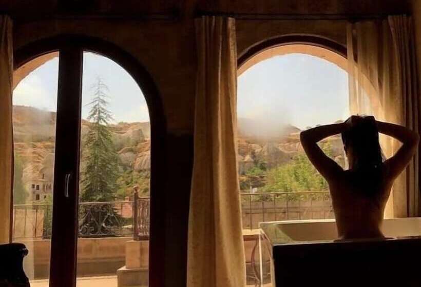 سوییت لوکس, Angel Cave Suite