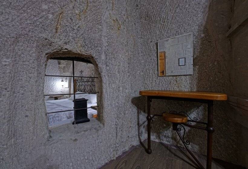 سوییت لوکس, Angel Cave Suite