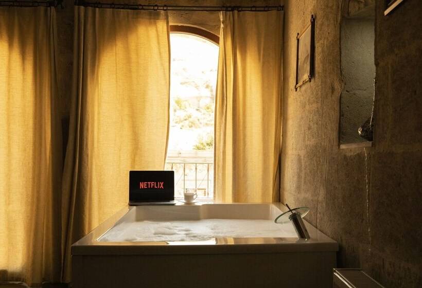 سوییت سوپریور, Angel Cave Suite