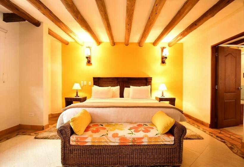 Номер Superior, Campanario De La Villa