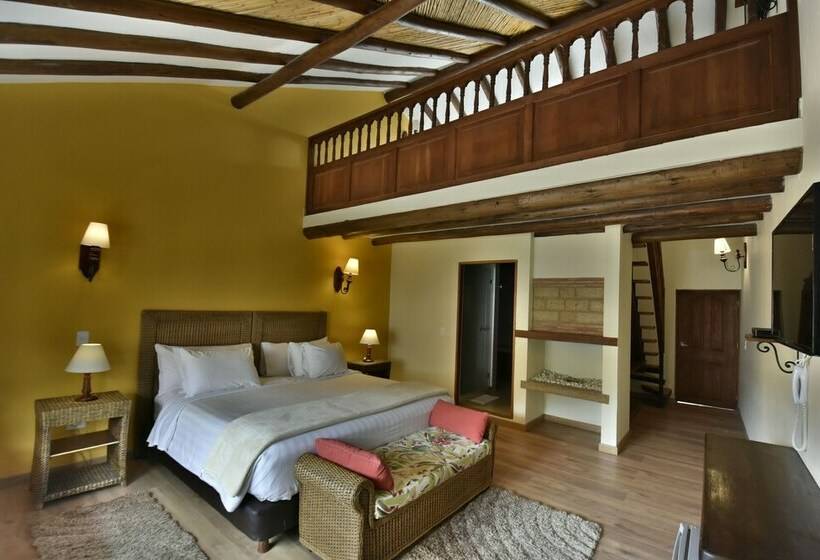 Семейный Номер, Campanario De La Villa